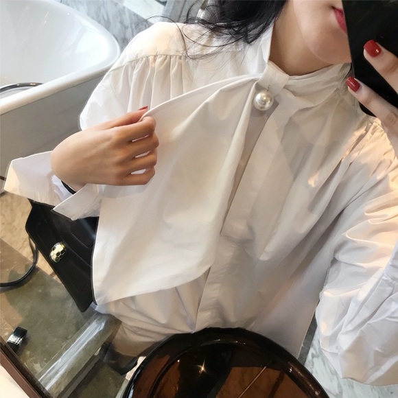 Vintage style shirt with pearl - Picture 1 of 2